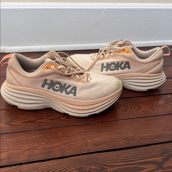 Hoka Women's Tan and Orange Bondi 8 - Picture 4 of 7